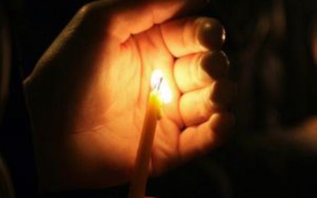 Церковная свеча спалила квартиру в башкирском Белебее. Пенсионер, освещая квартиру после долгого отсутствия, устроил пожар в своем жилище.
