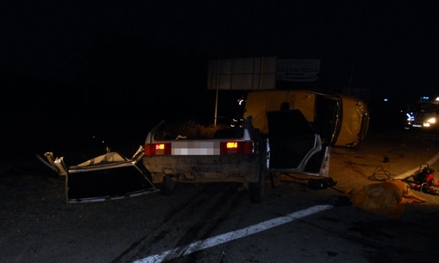 Авария на трасе Самара - Уфа - Челябинск. Два человека погибли, три госпитализированы. ВАЗ-2109 врезался в грузовой фургон Соболь на автодороге Самара - Уфа - Челябинск.