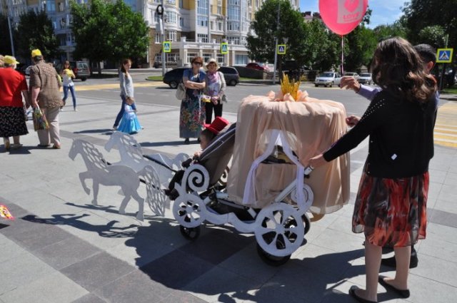 "Парад колясок" в Уфе собрал на VI фестиваль 200 башкирских семей