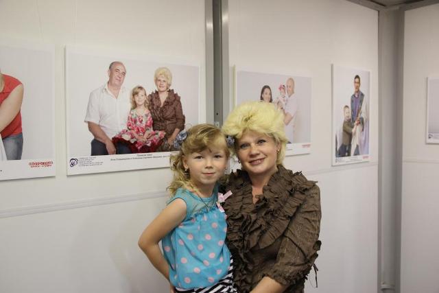 В Уфе на фотовыставке «Счастливый билет» выставили снимки реальных детей сирот. Социальный фото-проект открылся в Центре современного искусства «Облака».