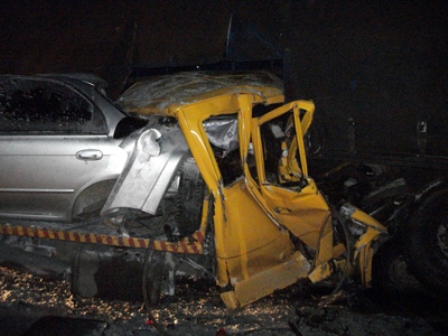 В Башкирии авто-эвакуатор врезался в грузовик, протараненный легковушкой