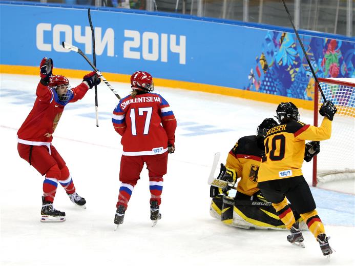 Российские хоккеистки выбыли из борьбы за медали в Олимпиаде в Сочи